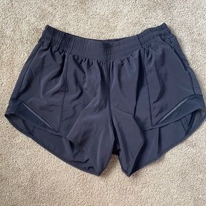 Lululemon size 6 hotty hot shorts